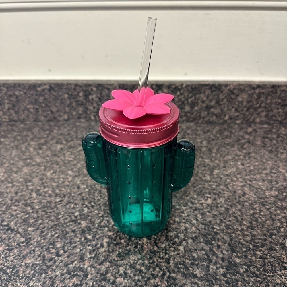 Cactus Flower Tumbler with Lid and Straw
